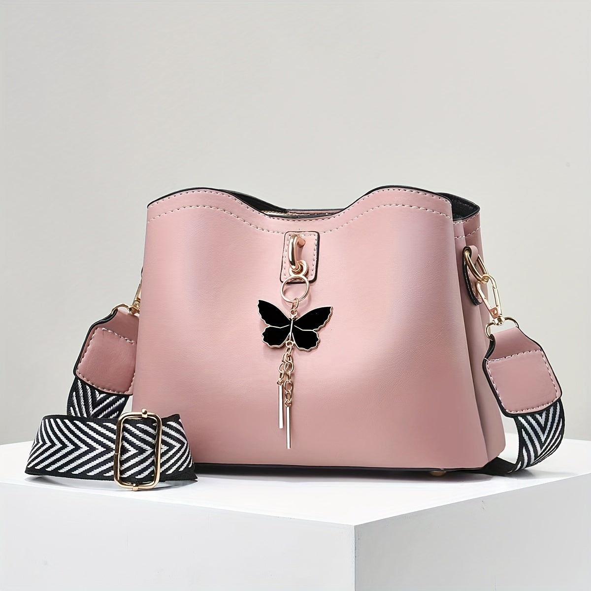 777043937-5