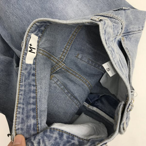 South Korea Dongda Gate! Close eye into the textured street loose straight BAI to high casual legs jeans