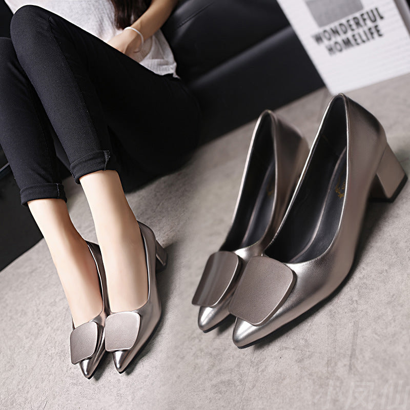 Single shoes female 2021 new spring and autumn Korean version of the pointed mother shoes buckle with large size shallow mouth high heel shoes wholesale