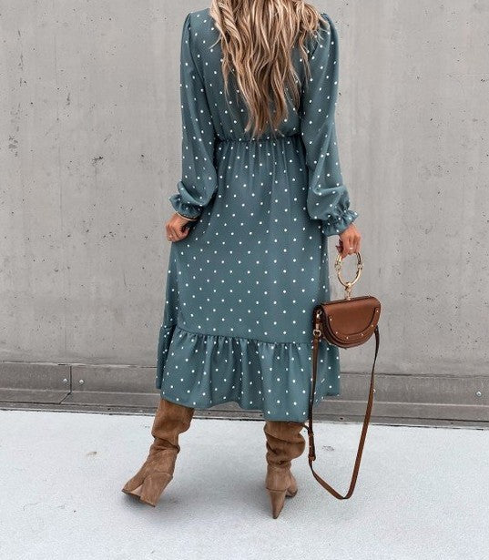 Thin and large polka dot dress