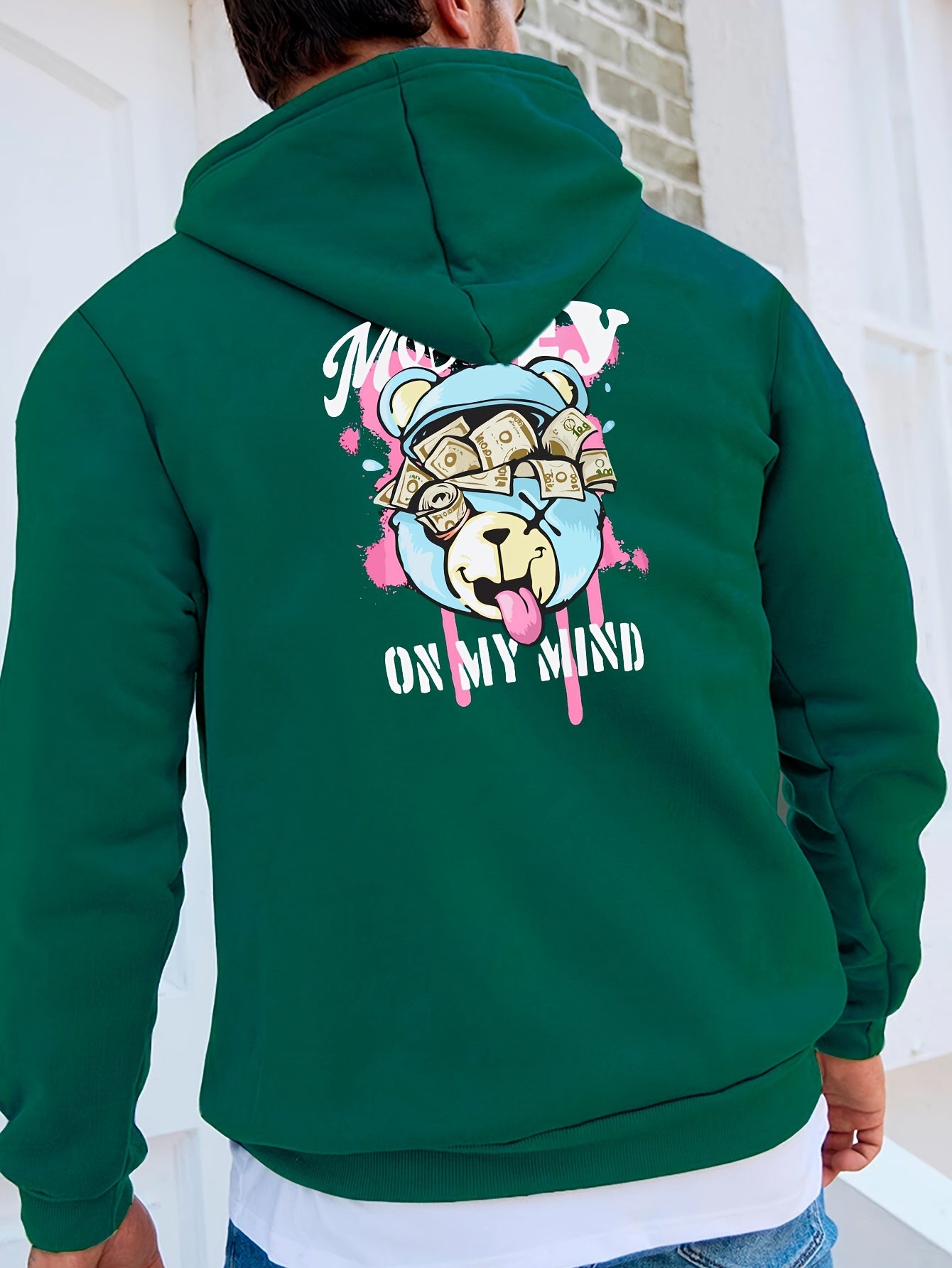 Stampa Orso Soldi Sul Pullover Da Uomo Con Cappuccio A Collo Rotondo E Tasca Canguro. Maglia A Maniche Lunghe E Cappuccio, Top Casual E Comodo Per L'autunno E L'inverno. Abbigliamento Da Uomo Come Regalo.