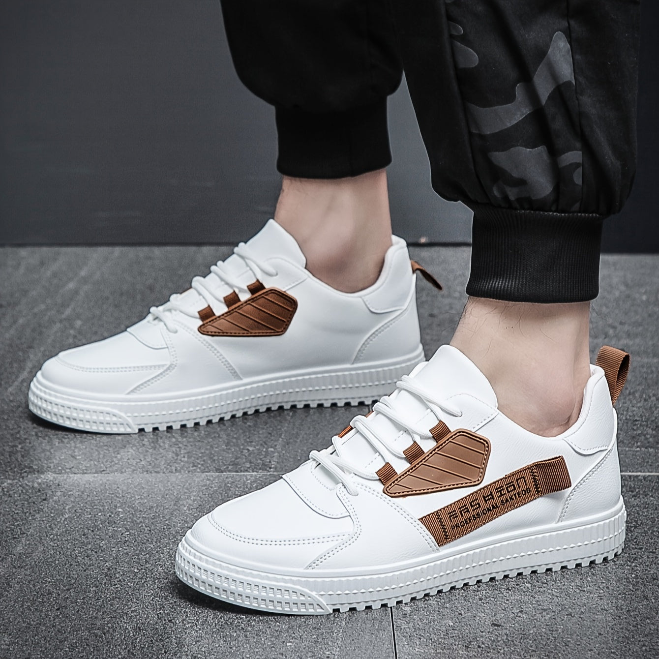 Men's Trendy Solid Colour Street Style Low Top Skateboard Shoes, Comfy Non Slip Lace Up Durable Sneakers For Men's Outdoor Activities