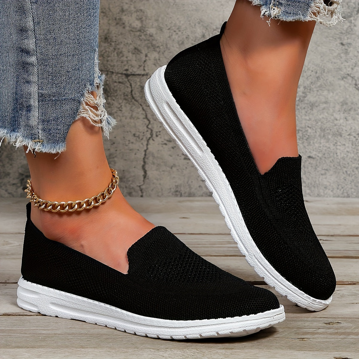 Women's Solid Color Sneakers, Slip On Round Toe Non-slip Low-top Knit Breathable Shoes, Casual Outdoor Sporty Shoes