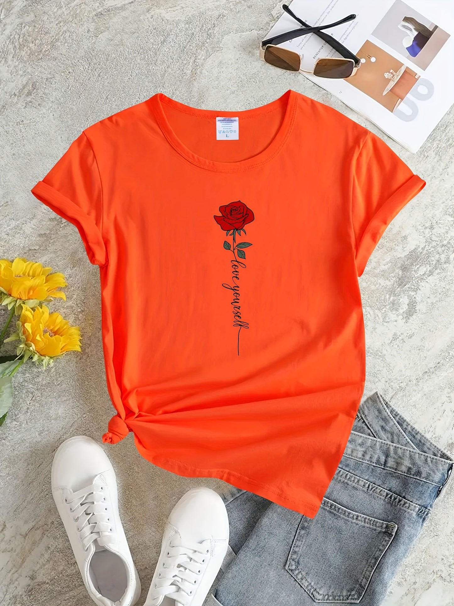 T-shirt con stampa lettere e rose, t-shirt girocollo a maniche corte, top casual per tutti i giorni, abbigliamento femminile