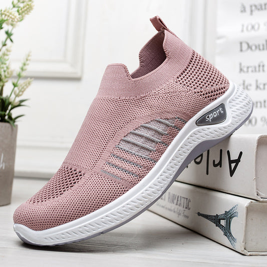 Flying weave sports shoes female autumn 2020 new casual shoes breathable stream shoes mother shoes Korean version of sock shoes foreign trade