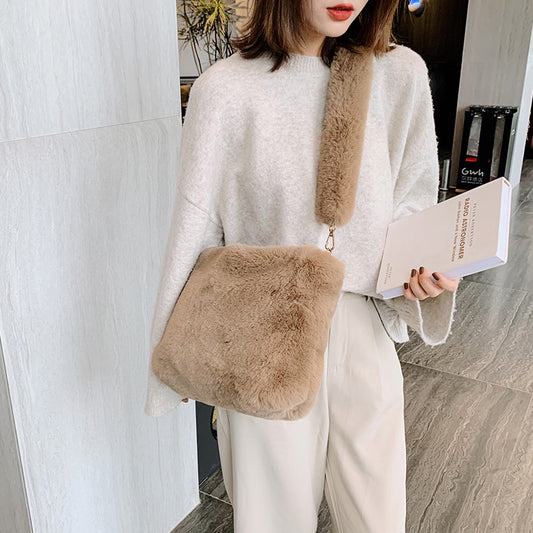 ins new lamb plush bag ladies Messenger bag Korean fashion all-match high-end portable shoulder bag