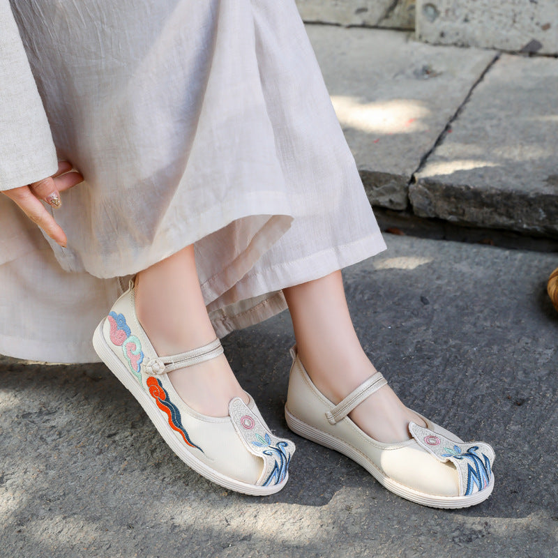 2021 new spring and summer round head casual embroidery ancient wind Hanfu buckle shoes national wind square dance shoes